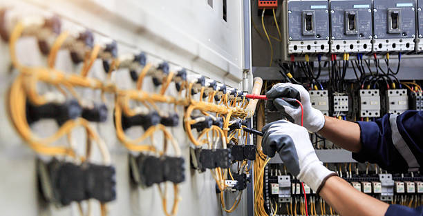 Professional Electrician technician working in El Campo, TX